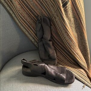 Women’s Aerogy by Aerosoles “Shawna” Black Leather Sandals